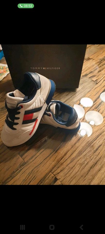 Tommy Hilfiger Jungen  Schuhe Gr 36 in Simmertal