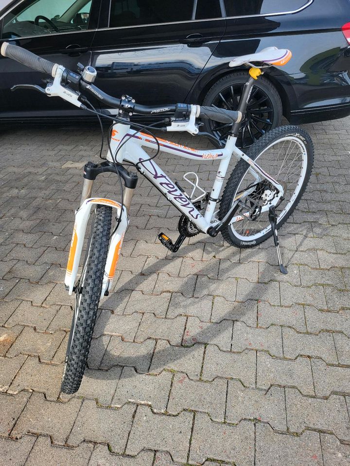 Damen Fahrrad Mountain Bike, 26 Zoll Stevens, 24 Gänge in Waldshut-Tiengen