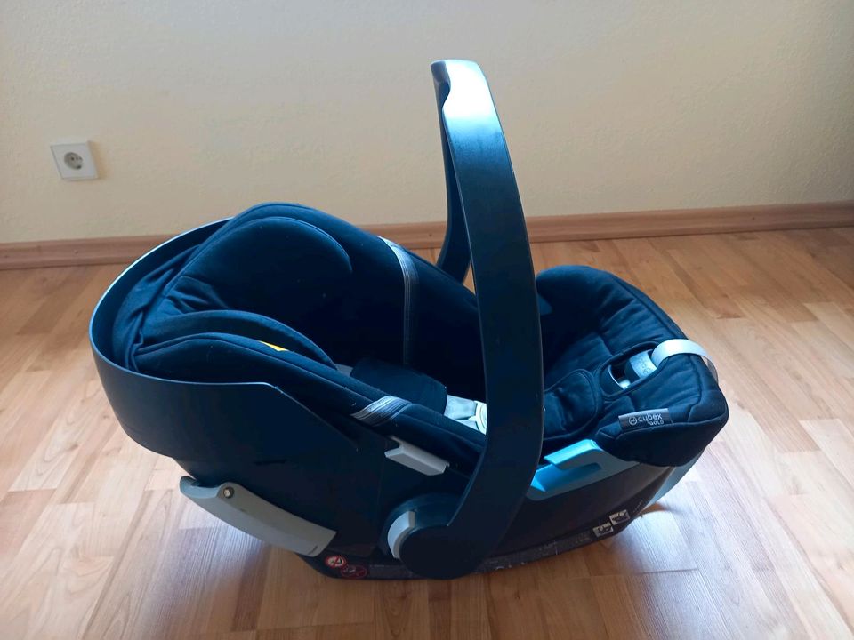 Baby Schale Cybex Gold inkl. Isofix Base in Oberkirch