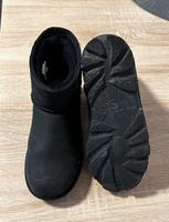 Ugg in schwarz Nordrhein-Westfalen - Krefeld Vorschau
