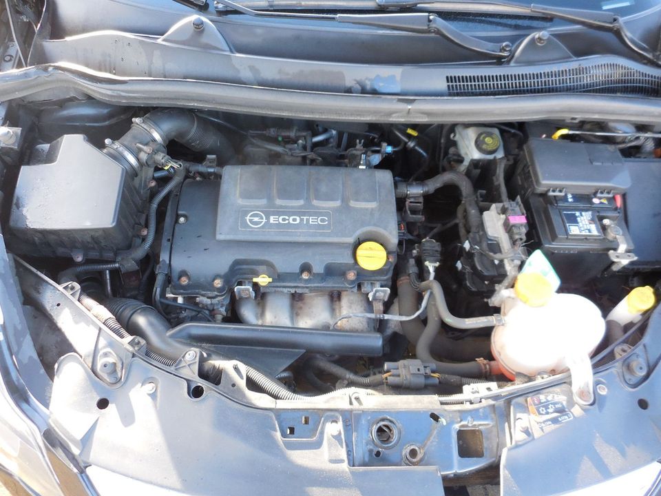 Opel Corsa D Selection/Klima Anlage in Salmtal