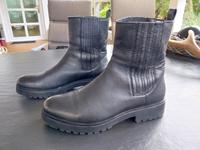 Chelsea Boot von Cafenoir Gr. 39, schwarz Hessen - Herborn Vorschau
