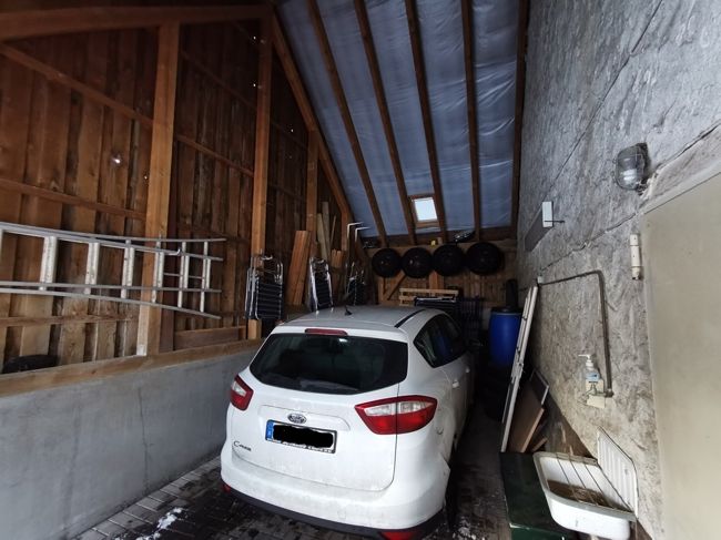 Geräumiges gepflegtes Bauernhaus am Dorfrand mit großem Grundstück. in Dahlem