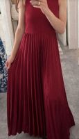 Langes, rotes Plissee Kleid Wuppertal - Vohwinkel Vorschau