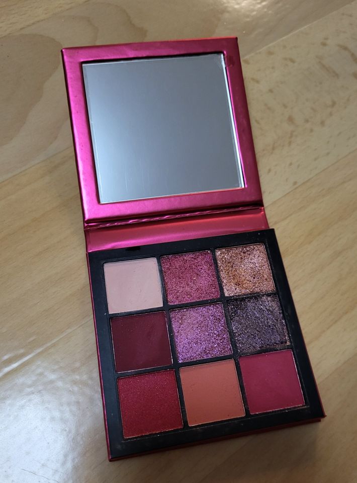 HUDA BEAUTY, 9 Eyeshadow, Lidschatten Palette, Ruby Obsessions in Flensburg