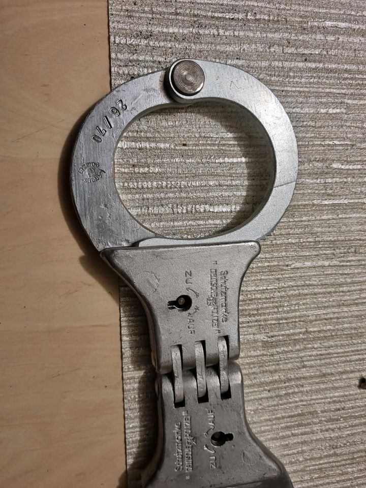 Handschellen handcuff in Rheda-Wiedenbrück