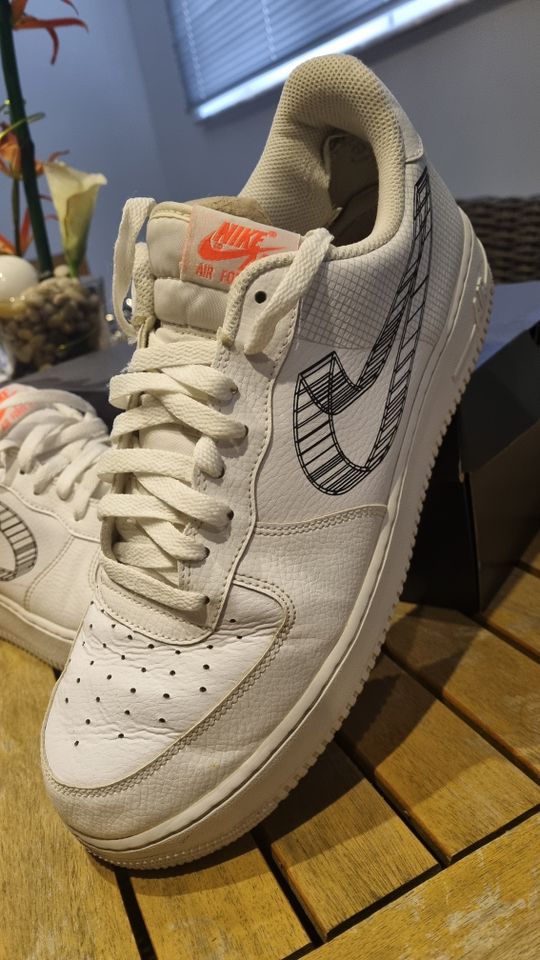 Nike Air Force 1 ´07 MBD Sneaker Gr. 44.5 Weiß Orange inkl. OVP in Menden