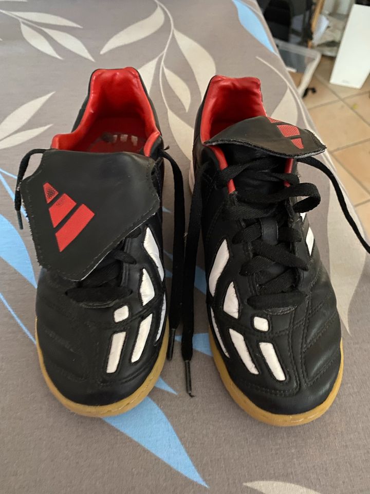 Fußball-Schuhe * Adidas • Größe 35 * nur kurz getragen in Sachsenkam