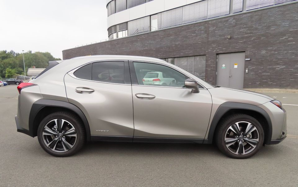 Lexus UX 250h (Hybrid) für 869€/Monat inkl. 6000 Frei-km, Autovermietung, Auto-Abo, Mietwagen in Bielefeld