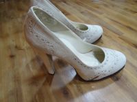 Sportlich elegante High Heels Ampeline.f Wildleder Gr. 39 beige Baden-Württemberg - Iffezheim Vorschau