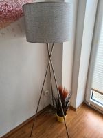 Schöne Lampe mit 3 Beinen und Schirm Nordrhein-Westfalen - Erkelenz Vorschau