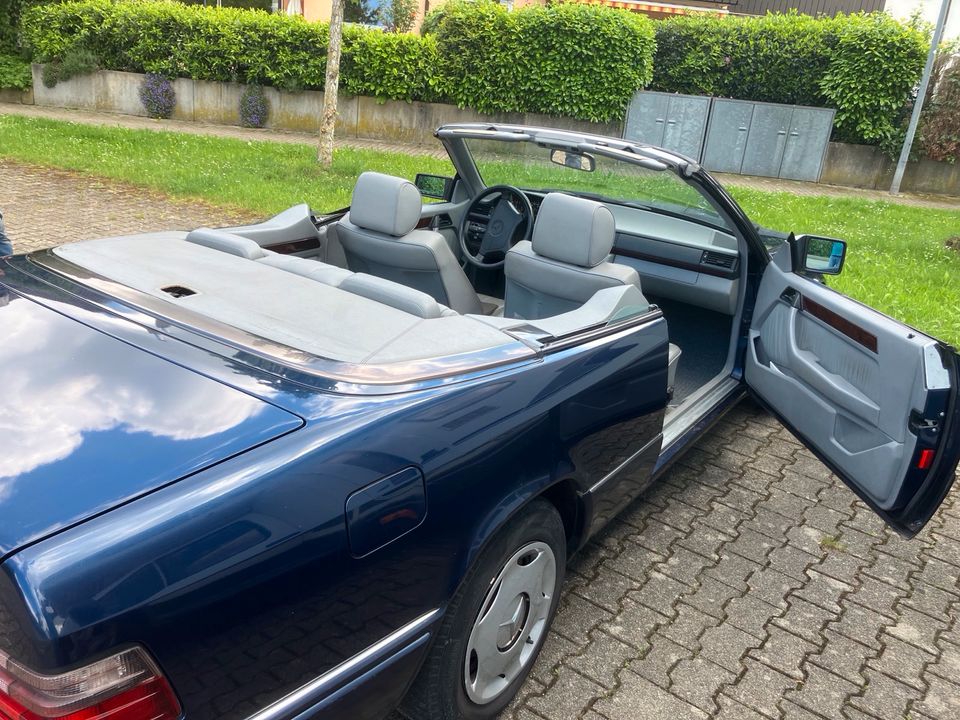 Mercedes Cabriolet W 124 in Bühl