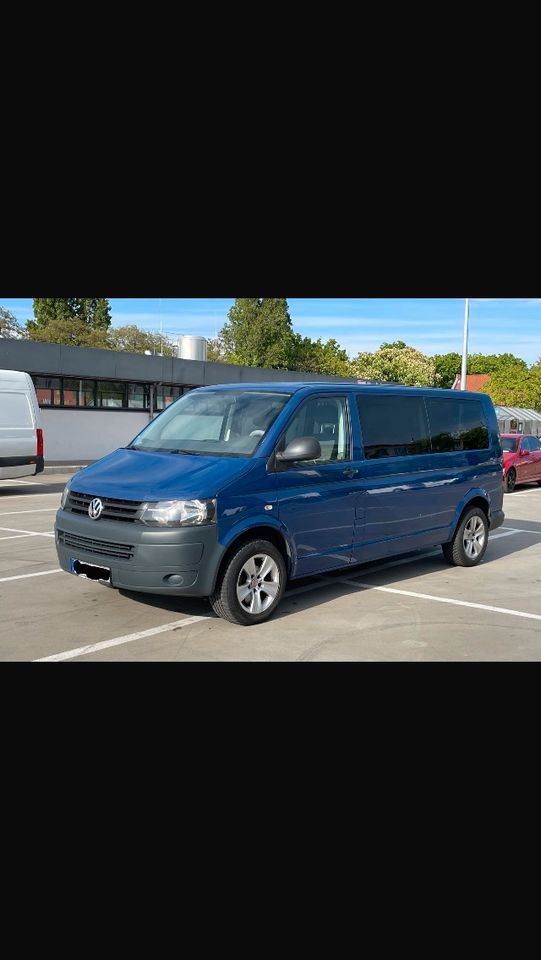 Vw T5 Caravelle lang 9 sitzer 2,0 Automatik Camping in Berlin