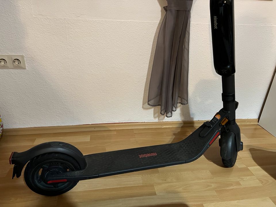 Segway Ninebot Kickscooter E 45d in Selb