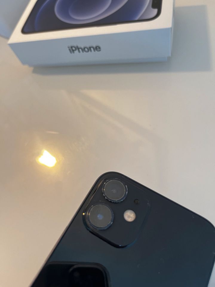 Apple iPhone 12 Mini in schwarz | 64GB | kaputt in Freiburg im Breisgau