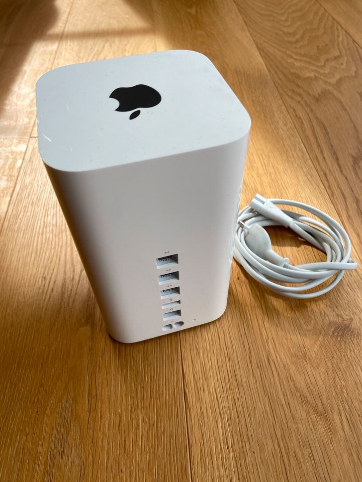 Apple AirPort Extreme 802.11ac A1521 WLAN Router in Bünde