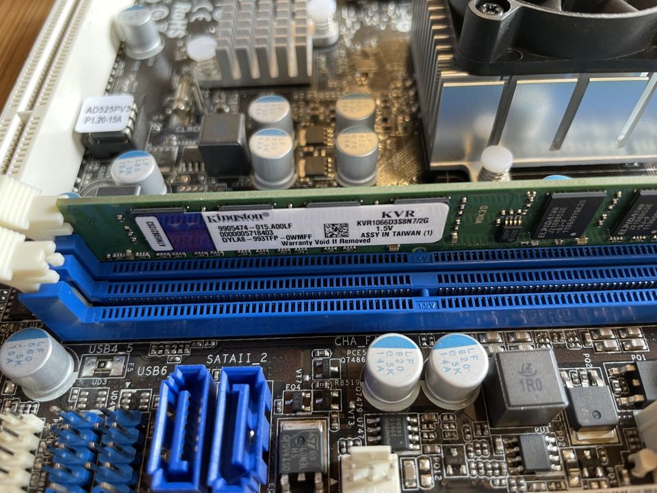 ASRock AD525PV3 Midi Mainboard inkl. Intel Atom 2GB DDR3 in Borna