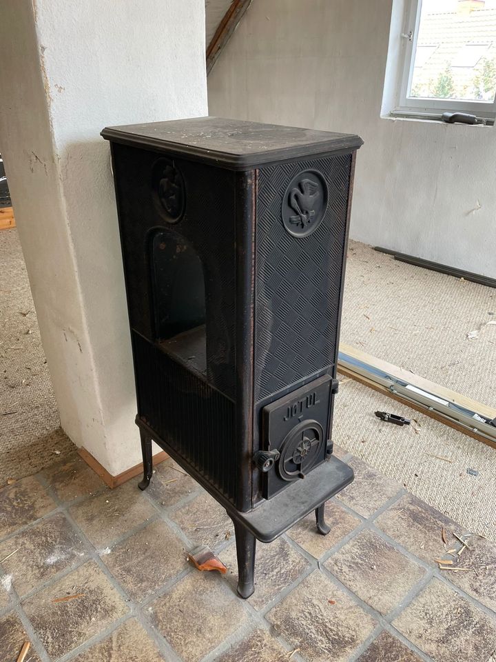 Alter Kaminofen  ‚Jotul‘ - echte Rarität in Paderborn