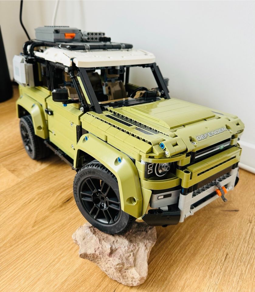 Lego Technic 42110 Land Rover Defender in Bad Herrenalb