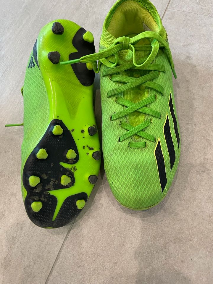 Adidas Fußballschuhe 34 in Gelsenkirchen