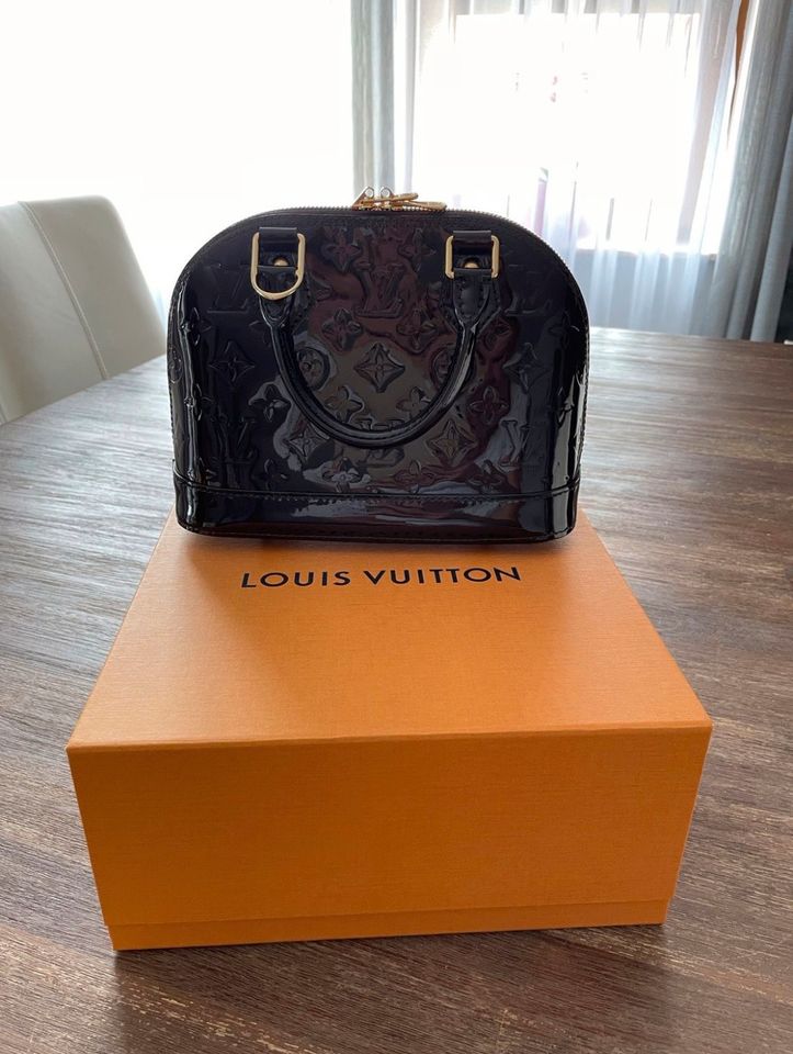 Louis Vuitton Alma BB Mng Vernis Leder Amarante Handtasche NEU