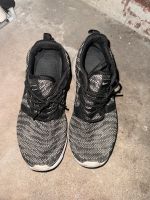 Nike Free RN Schuhe schwarz/weiß Größe 37,5 Nordrhein-Westfalen - Herne Vorschau