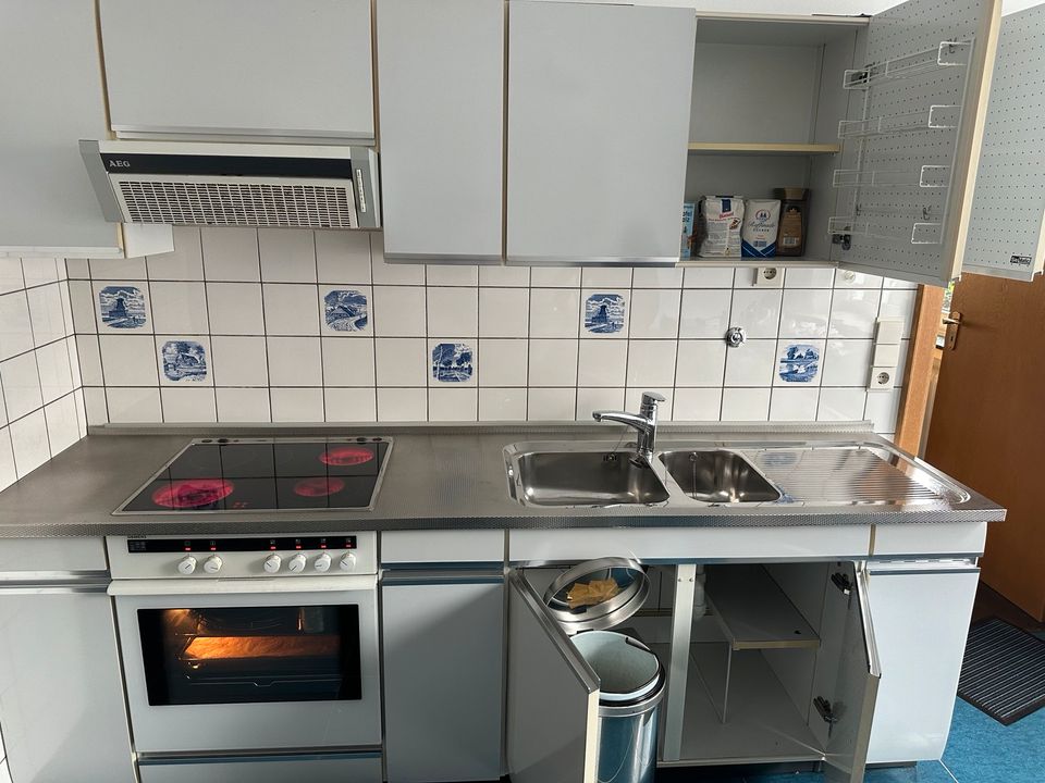 Küche mit Elektrogerät zu verkaufen in Rheda-Wiedenbrück