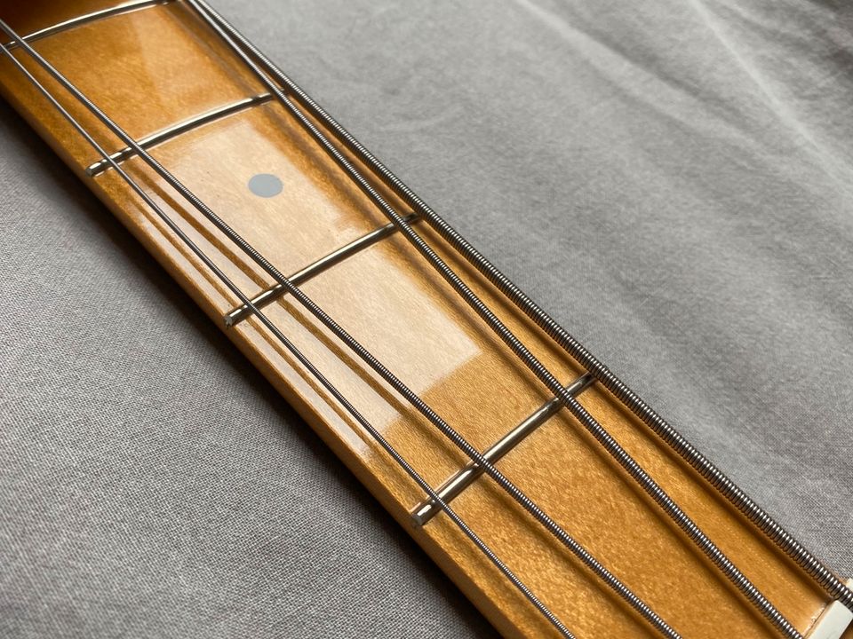 Fender Vintera 50‘s Precision Bass im top Zustand in Langenfeld