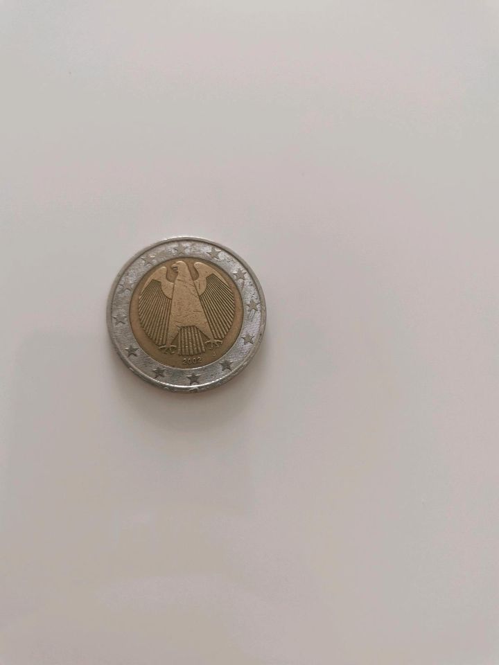 Die 2€ Münze Deutschland aus dem Jahr 2002 J in Würzburg