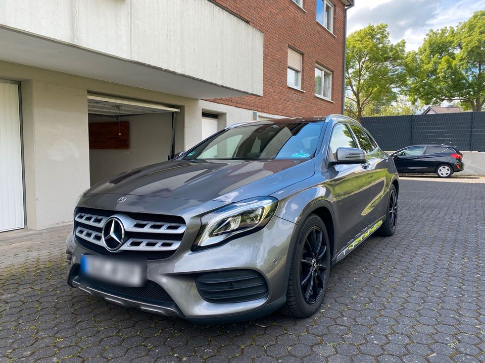 Mercedes-Benz GLA 250 4MATIC DCT in Euskirchen