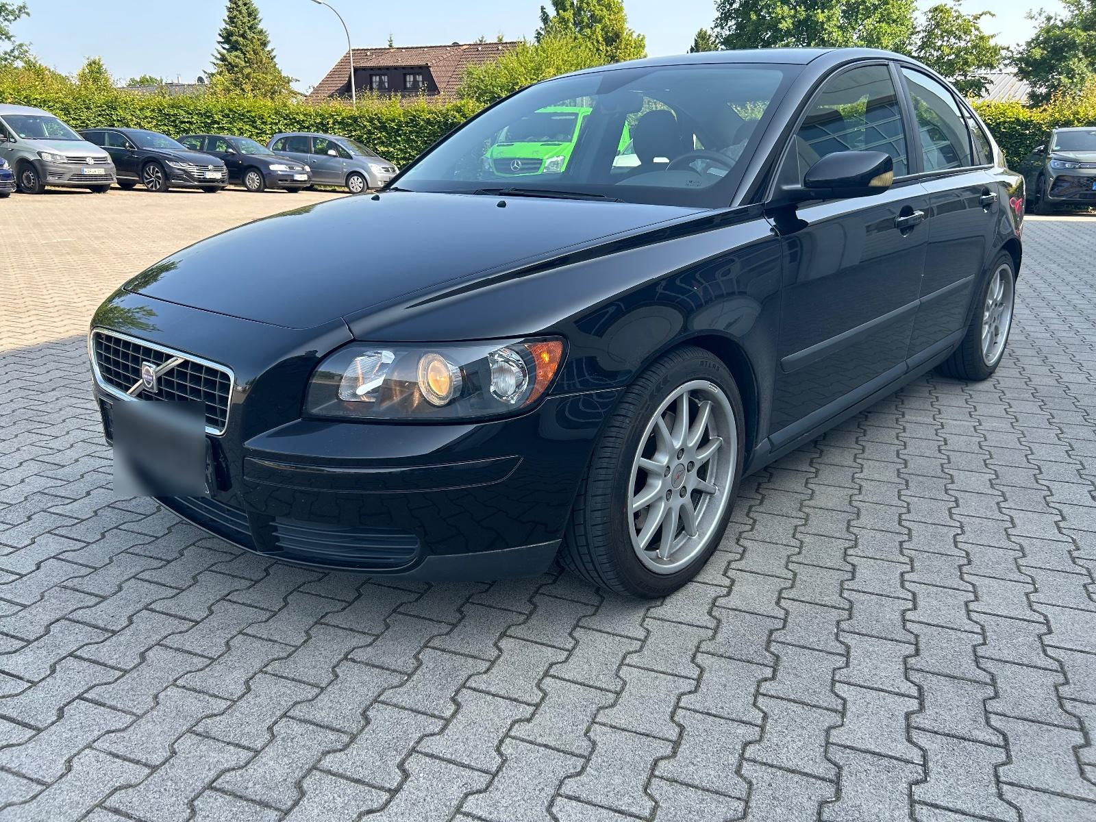 Abbildung des Autos Volvo S 40  TÜV 09.2026