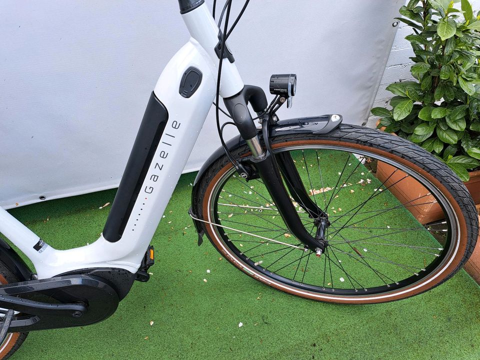 E Bike 28Zoll Damen GAZELLE Arroyo C7 + 2022..860km .NP 3400€ in Langwedel