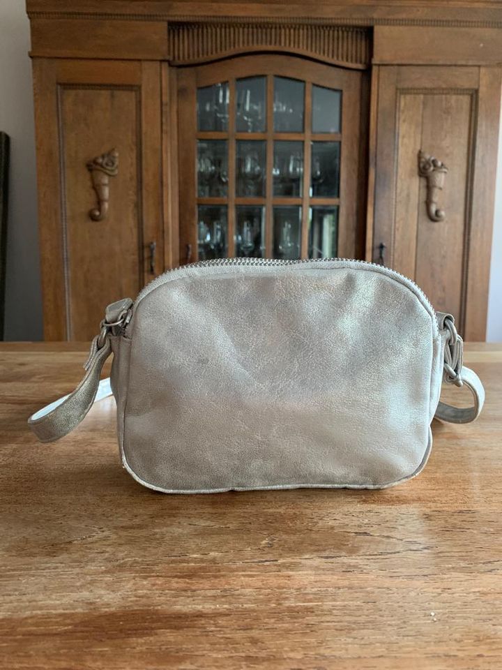 S. Oliver Damen Tasche neuwertig elegant silber grau Party in  Nordrhein-Westfalen - Remscheid | eBay Kleinanzeigen ist jetzt Kleinanzeigen