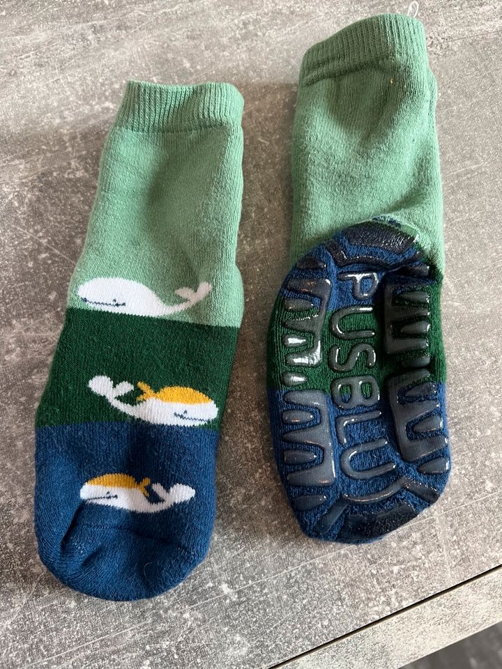 Pusblu Antirutsch Socken 25/26 in Höhenkirchen-Siegertsbrunn