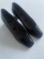 Stuart Weitzman Pumps schwarz Gr. 37,5 Nordrhein-Westfalen - Neuss Vorschau