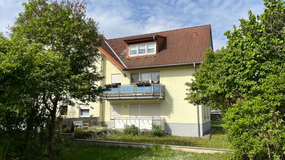3 Raum  Wohnung mit schöner Terrasse und TG + Außenstellplatz in Kesselsdorf