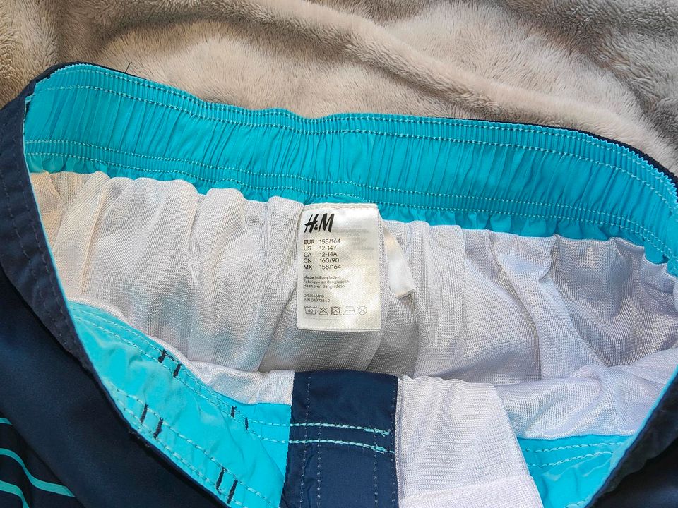 Badeshort H&M 158/164 in Halle