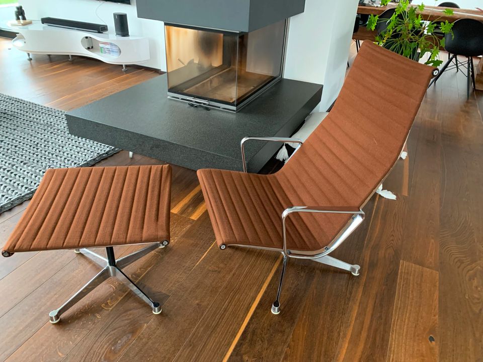 Aluminium Chair EA 124 & Fußhocker EA 125 von Charles & Ray Eames in Reinbek