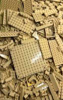 200 Lego Steine beige Tan Sonder Teile Platten Basic Konvolut Nordrhein-Westfalen - Rahden Vorschau
