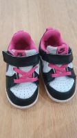 Nike Kinderschuhe Mädchen Gr. 22 Sachsen - Taucha Vorschau