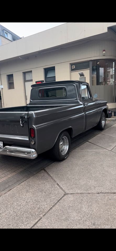 Hot rod-custom-Chevy c10 bj 66 in Tangstedt 