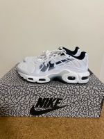 Nike TN Air Max Plus weiß/grau EU 36.5 Baden-Württemberg - Reutlingen Vorschau