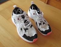 weiß schwarze Damen Turnschuhe von FIla Größe 38 / 39 Kr. München - Neubiberg Vorschau