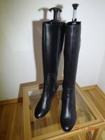 Lederstiefel schwarz Kalbsleder mit Absatz neuwertig Gr.4 1/2=37 Sachsen - Coswig Vorschau