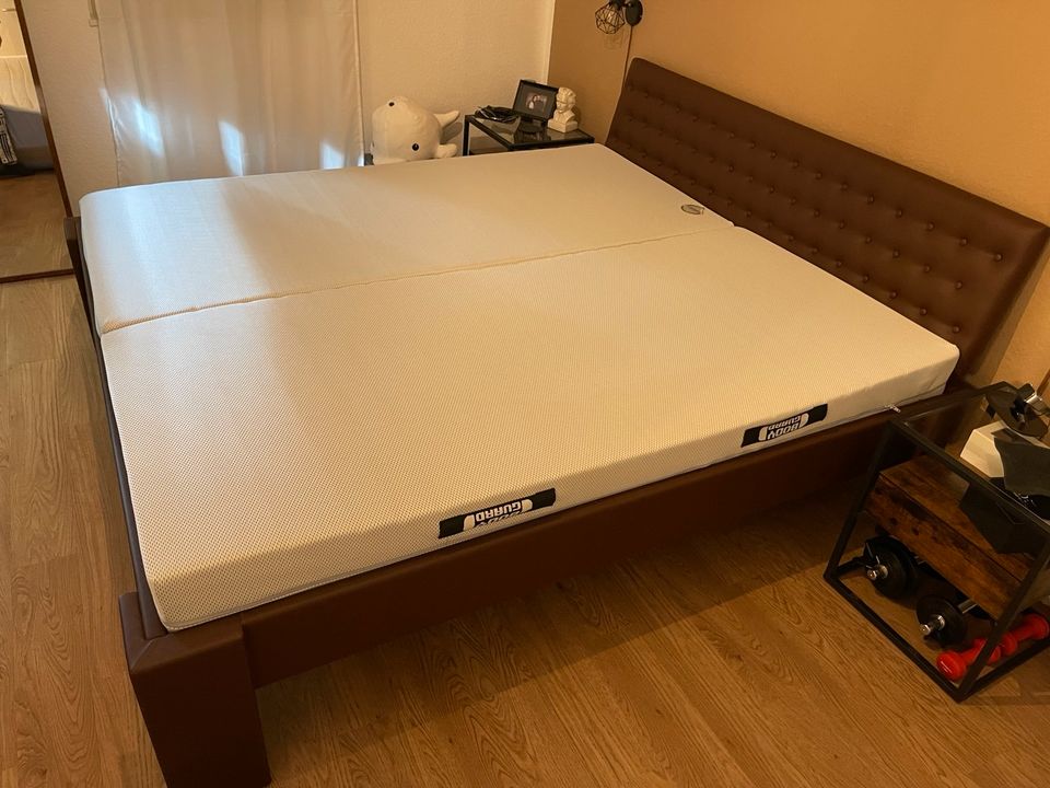 Bett 180x200 Massivholz+Kunstleder Eigenbau in Nordrhein-Westfalen - Lünen  | eBay Kleinanzeigen ist jetzt Kleinanzeigen