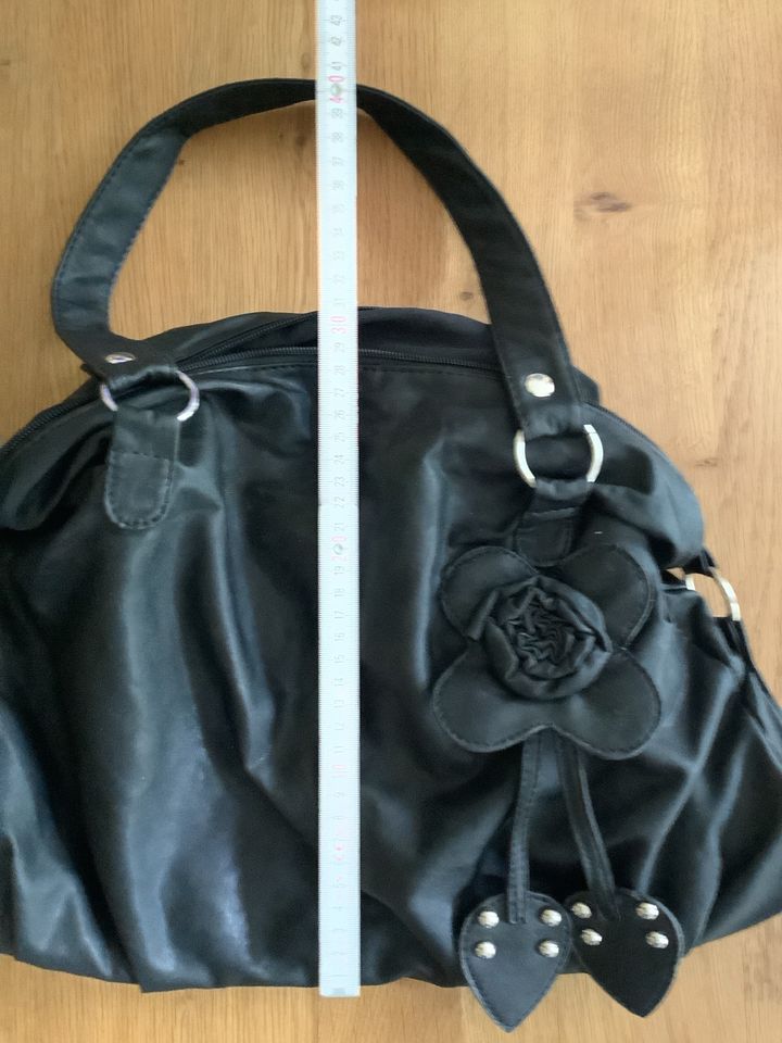 Handtasche Leder schwarz in Kall