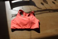 Nike Sport BH Nordrhein-Westfalen - Waltrop Vorschau