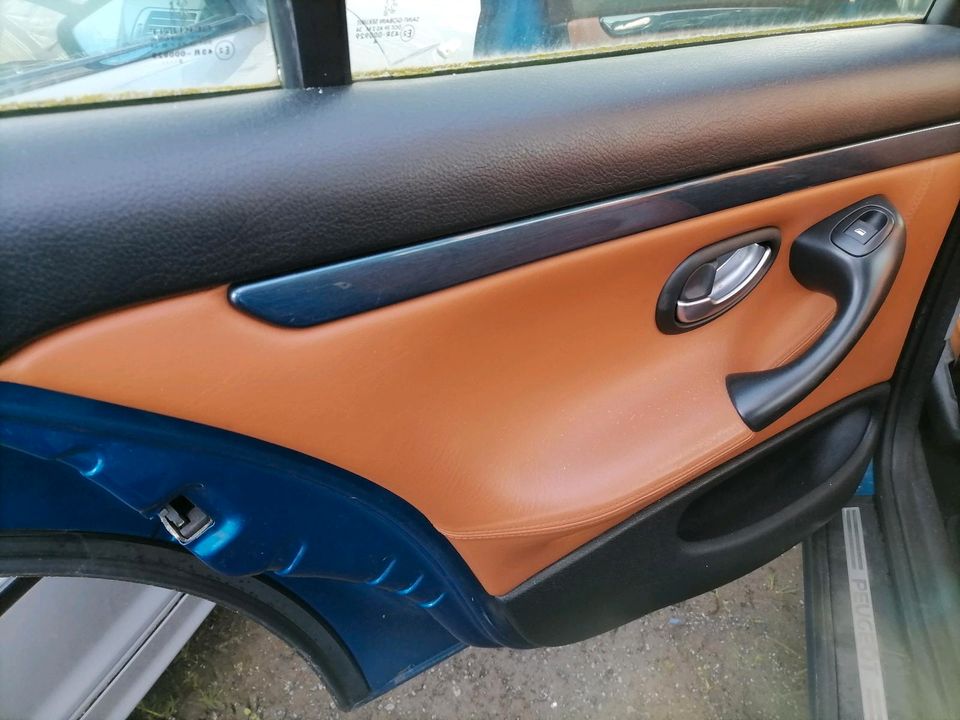 Peugeot 406 break Sitze / Innenausstattung / Ledersitze in Buseck