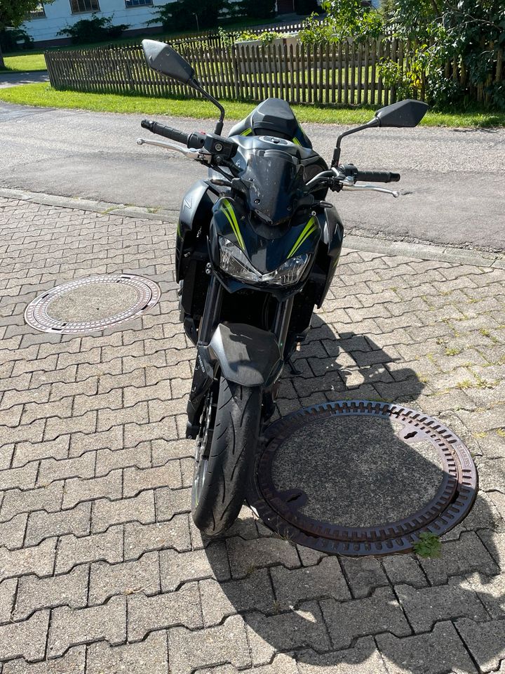 Kawasaki Z900.  Zustand wie neu!  Nur 3000km!!! in Böhen