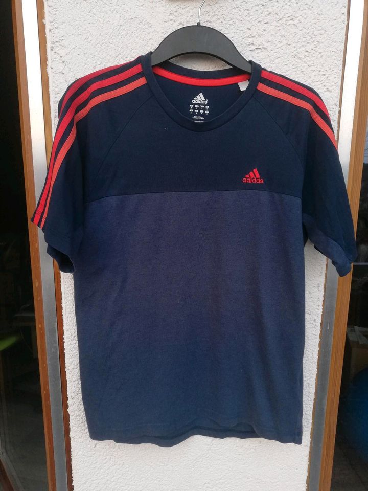 Adidas T-Shirt Sportshirt - Gr. S - Blau Rot Streifen in Baden-Württemberg  - Mötzingen | eBay Kleinanzeigen ist jetzt Kleinanzeigen